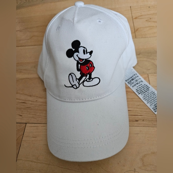 Disney Accessories - Disney White Cap with Mickey Mouse Design
